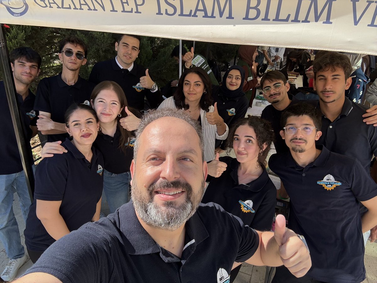 GibtuMT's tweet photo. Stand bizden sorulur 😎
Güzel sohbetler, bol kahkahalar ve yeni üyelerle dolu bir gün geçirdik!
Mühendislik Topluluğu artık daha da kalabalık 💙
Bu ailenin bir parçası olan herkese teşekkürler! 💫
Yeni dönemde dopdolu etkinliklerle geliyoruz 🚀
#gibtümt #gibtümuhendisliktopluluğu https://t.co/HXVjce2YCG
