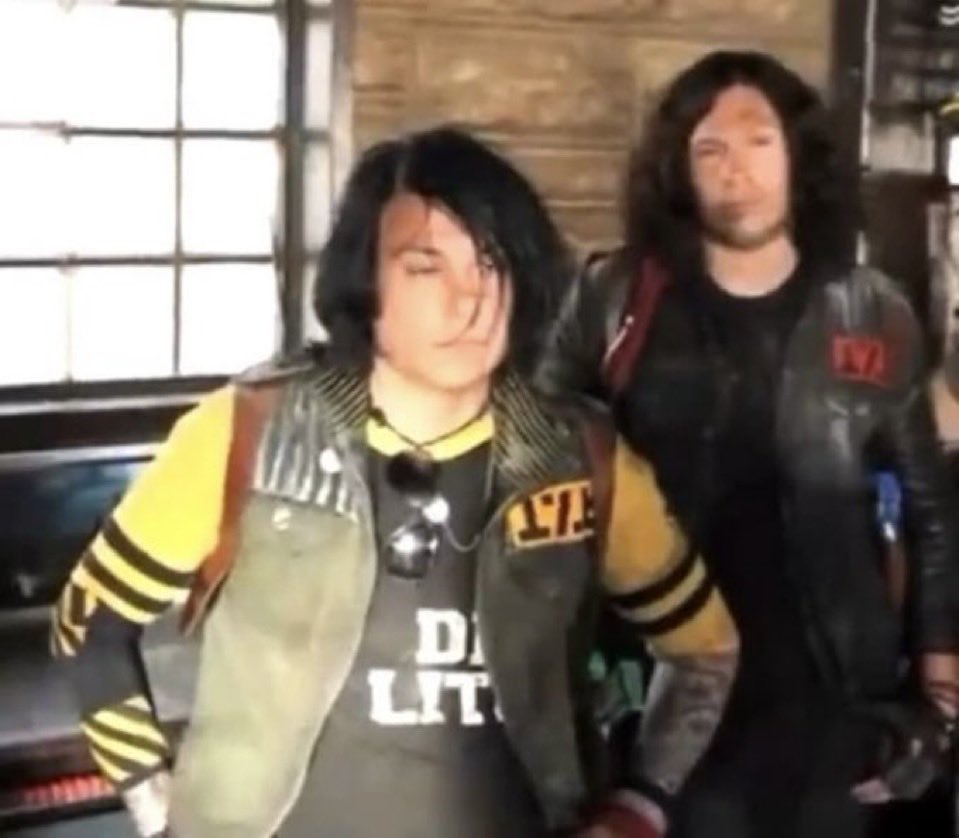latedawnsand's tweet image. 1.5 hours into my workday and all i’ve done is look at photos of frank iero on pinterest but does excel have this? no so 🤷♀️