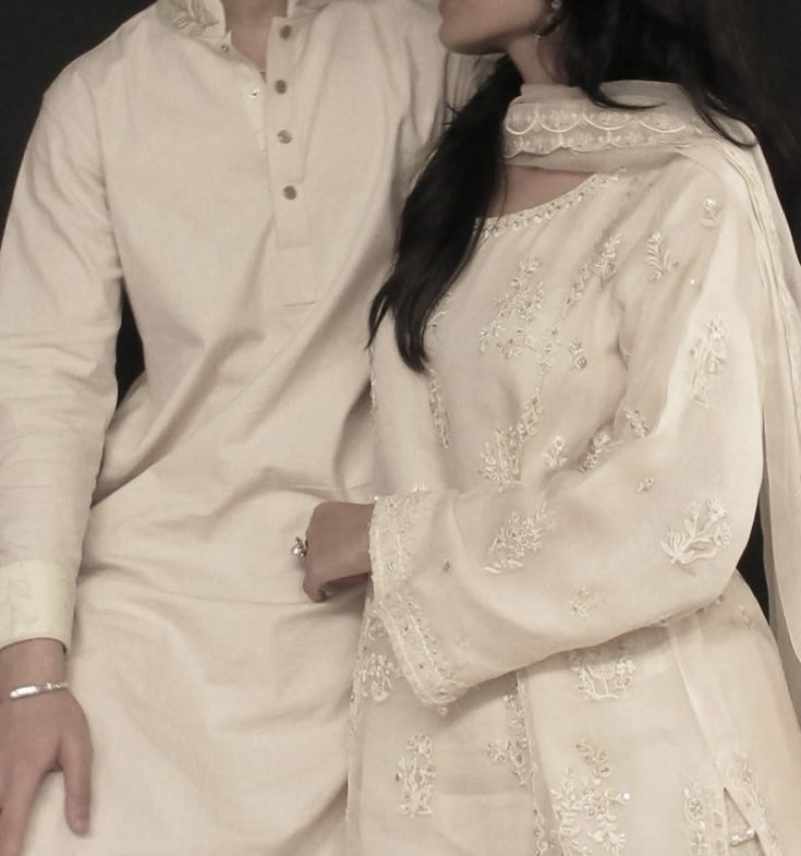 مجھے اُس سے محبت نہیں عشق ہے ❤
 
محبت تو ہر کسی سے ہو سکتی ہے 
کسی کے لفظوں سے 
کسی ناول کے کردار سے 

مجھے عشق ہے اس سے 💙 

عشق ہر کوئ کسی سے نہیں کر سکتا 
عشق بس اک سے ہوتا 

اُسی پر شروع 
اُسی پر ختنم ♥
 💗💗💗💗💗💗
#MS♥️