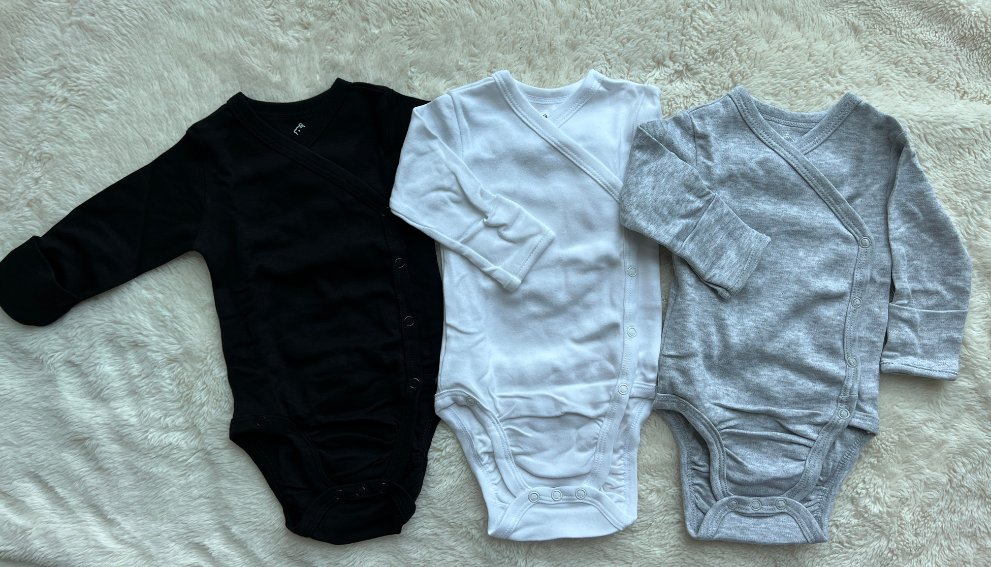 BubblyMoments's tweet image. Keep your little one cozy &amp;amp; cute in these soft Kimono Bodysuits — easy snaps make changes a breeze! 💕

🛒 amzlink.to/az0a7igmglNHT

#BabyEssentials #NewbornStyle