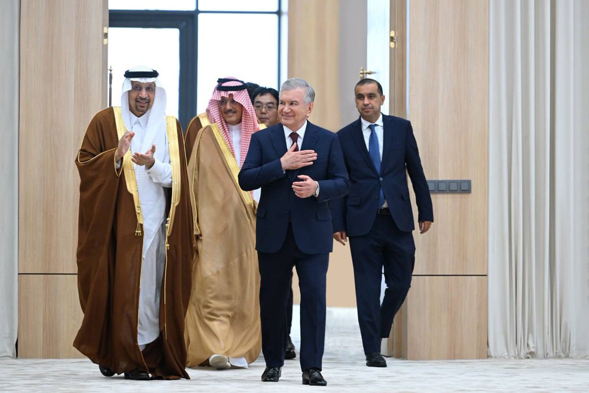 president_uz's tweet photo. President Shavkat #Mirziyoyev took part in a ceremony marking the start of construction of the new international airport in Tashkent region.
The project is being implemented with an international consortium comprising #VisionInvest, #Sojitz and #Incheon, and will form part of a major multimodal transport hub.