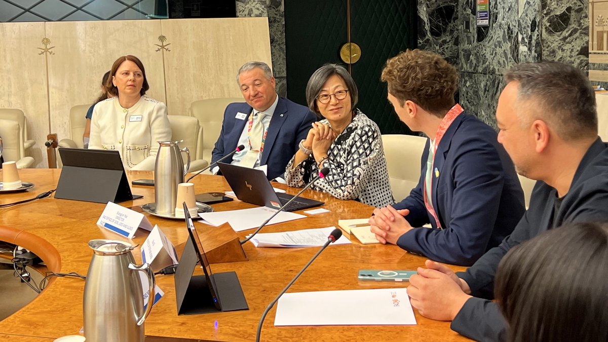 1/5 At #WFF25, <a href="/FAO/">Food and Agriculture Organization</a>'s Director for #SIDS, #LDCs and #LLDCs, Xiangjun Yao  joined the Educator Network  session to highlight the critical role of #SIDS in localizing the sustainable transformation of agrifood systems a 📚