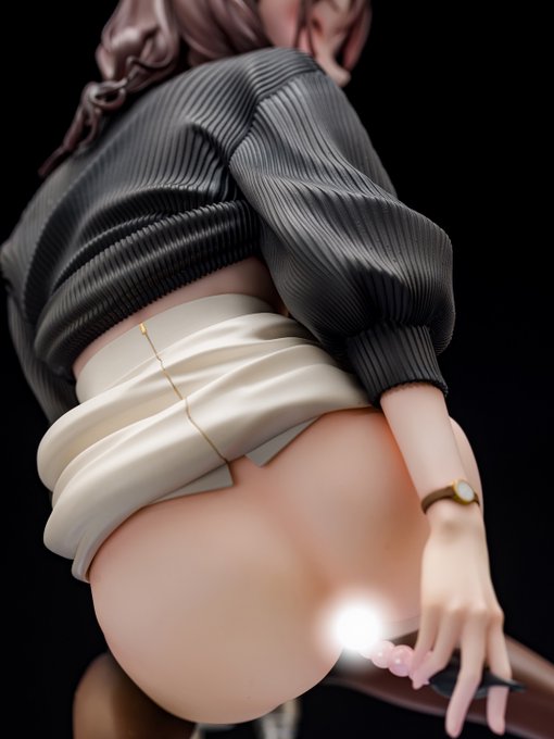 「妄想秘メ事少女 四」
もうそろ出荷なので仕事を振り返っているのですが今回も結構な波乱続きでした。
実は今年の6月頃に工場から「出荷を来年の4月にしてほしい」と打診がありました。 