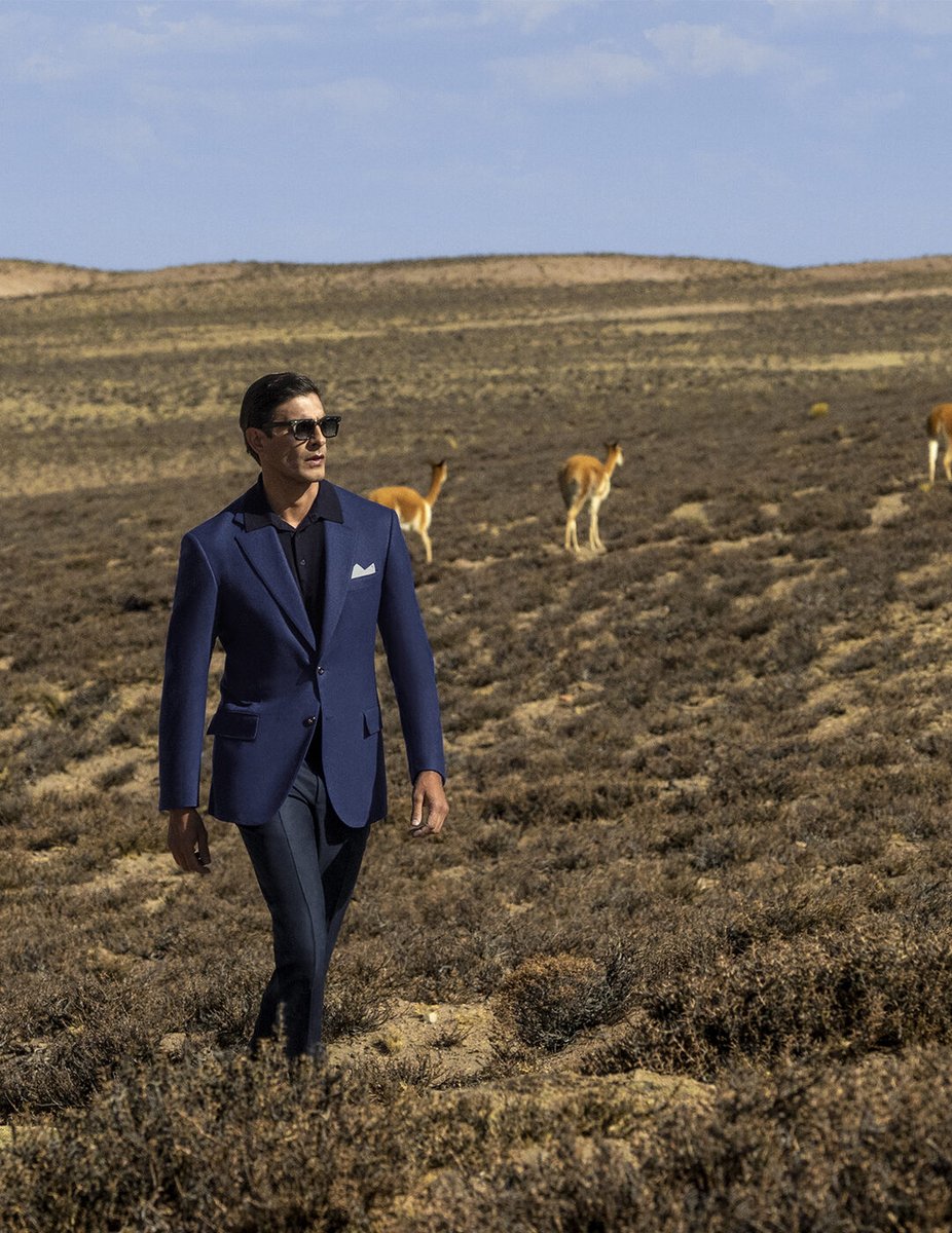 StefanoRicciSpA's tweet image. Rich blue tones stand bold against an endless horizon, shaping a quiet elegance that constrasts the vastness of the land.

Photography: Ami Vitale
Model: Tao Fernandez Caino

#StefanoRicci #Explorer #Peru #SRWorld #Madeinitaly #AmiVitale #StefanoRicciFW25