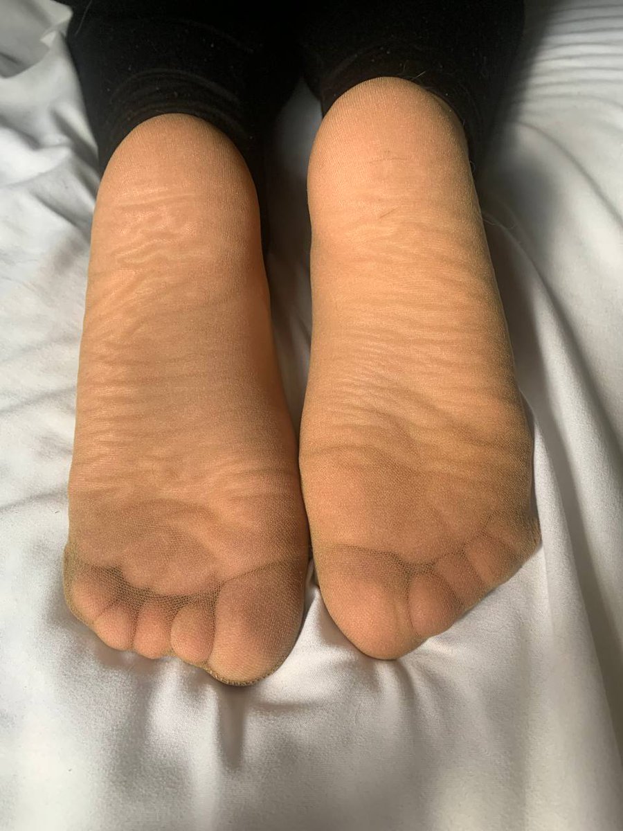 StinkyNylonFeet (@smellynylonfeet) on Twitter photo 