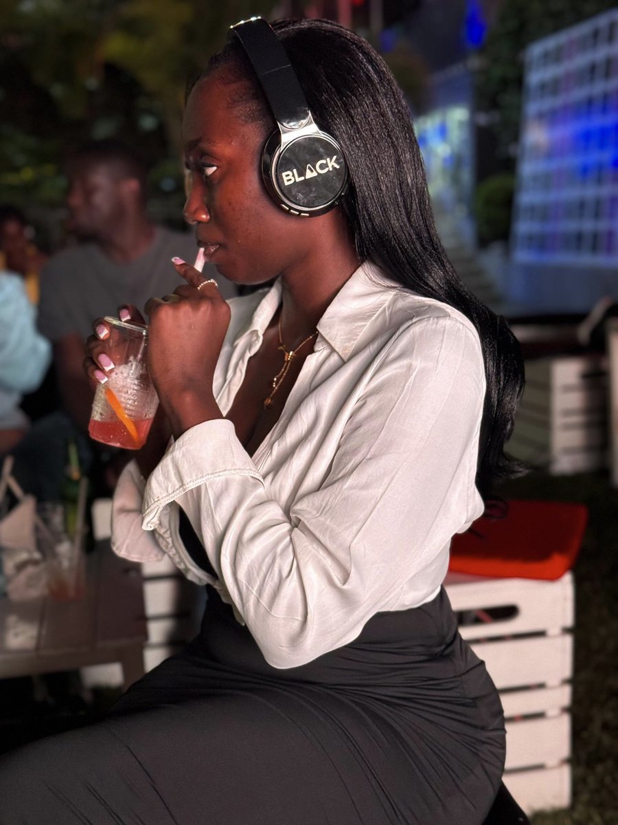 The cutest accessory for every adventure. #BLACKHeadphones 🤭