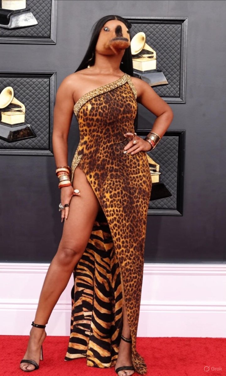 #WomanCrushWedneday <a href="/theestallion/">TINA SNOW</a>