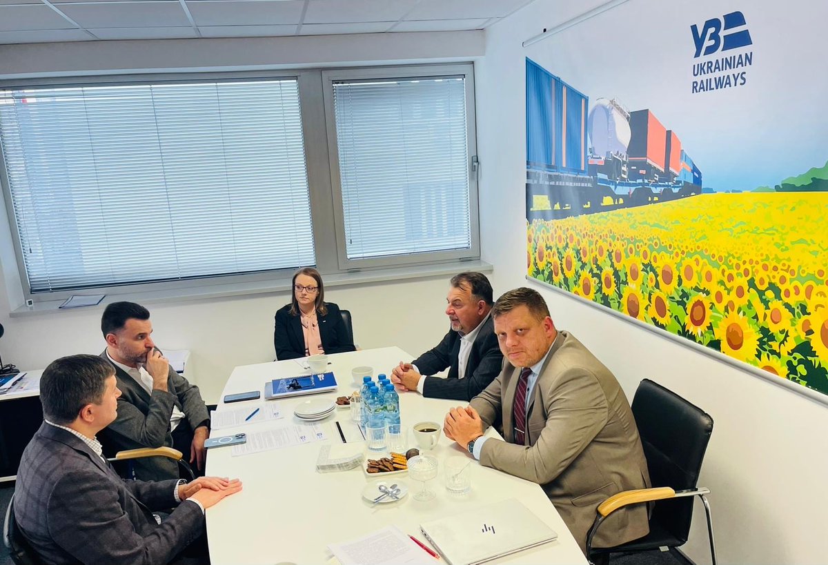 Spółka PKP LHS rozwija współpracę z UZ Cargo Poland - nowe wyzwania i projekty na rzecz zwiększenia wymiany handlowej między Polską a Ukrainą.
#PKPLHS #UZCargoPoland #kolej  #PolskaUkraina #handelmiędzynarodowy #transport #railfreight