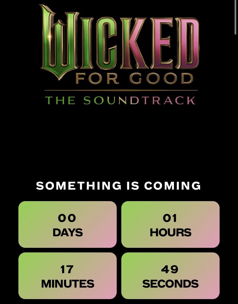 idc what it is, i am seated!! ♡🩷💚♡