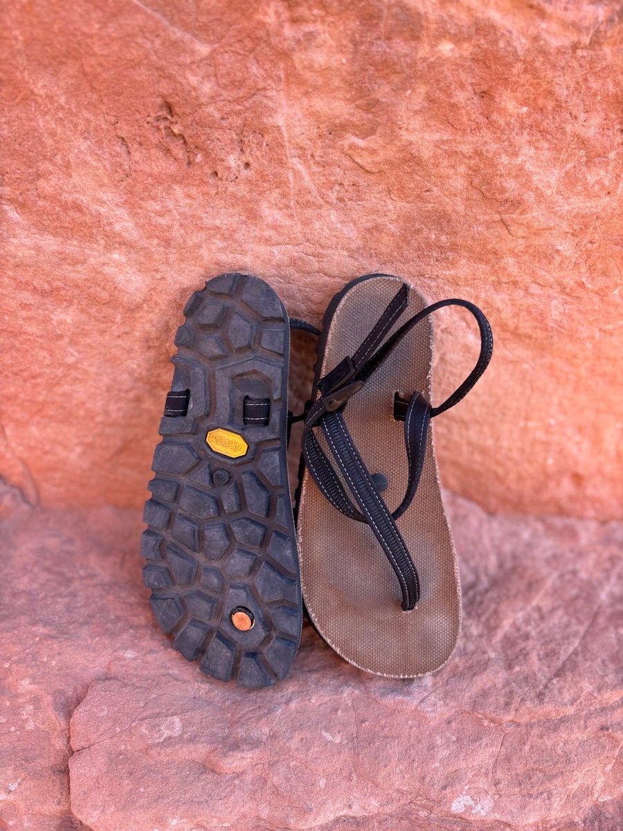 Feet on fire-red stone, heart chasing horizons. 🌄👣
Every step tells a story, every trail leads to wonder.
Earth Runners beneath, the world ahead. 🌍