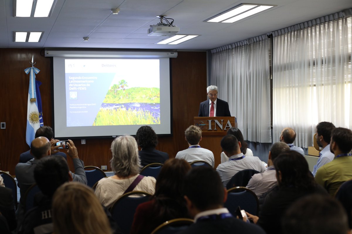 “La Cuenca del Plata nos plantea el desafío permanente de pensar y actuar más allá de las fronteras nacionales, construyendo respuestas conjuntas a problemas que son, por naturaleza, compartidos”, señalo Gonçalo Mello Mourão, secretario general del CIC, en la Apertura.