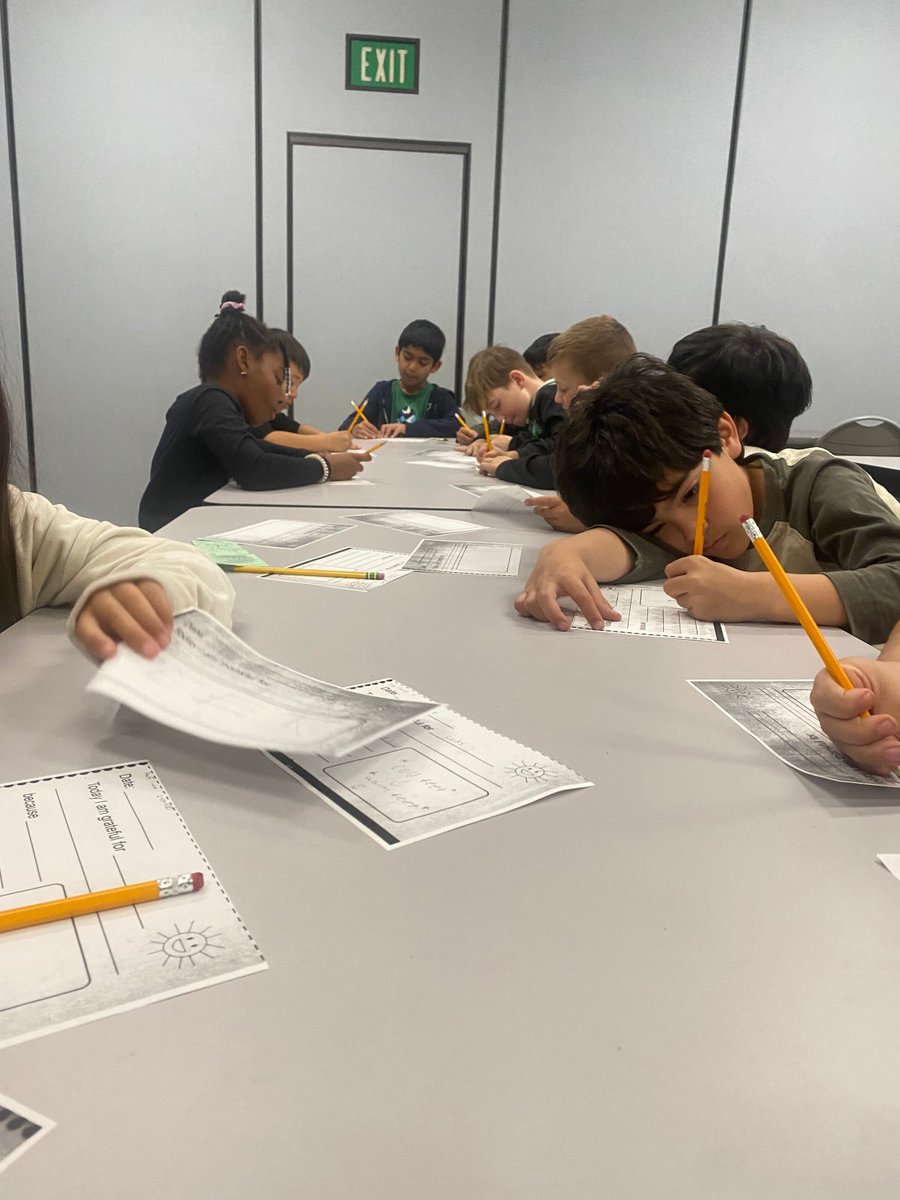 kid_grit's tweet photo. Still searching for an easy-to-do activity for Lights On Afterschool on October 26th? Check out this (free) activity for all ages on the @afterschool4all website: https://t.co/pfvy9JjUVp #Iheartafterschool #Iloveafterschool #afterschoolrocks https://t.co/GzByJMPGP1