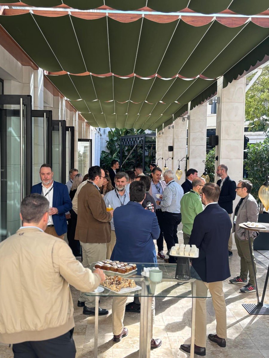 HPE_Espana's tweet image. El pasado 14 de octubre,  celebramos en Valencia una nueva parada de nuestro #HPECompute Roadshow, un encuentro con partners donde exploramos las últimas innovaciones en computación híbrida y el papel clave del canal en el futuro del mercado español.
Durante la jornada,…