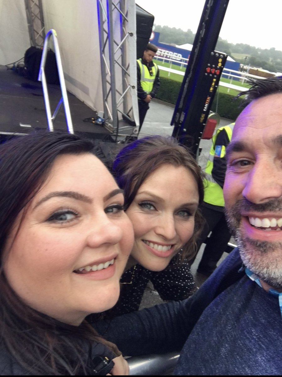 <a href="/SophieEB/">Sophie Ellis-Bextor</a> July 2017 myself and my fiancée Hannah , since that day we’ve told people “yeah we’ve met Sophie” 
My fiancée is going into hospital on 29/10 and will still be there when she turns 40 on 30/10 can you please wish her a happy birthday to brighten her day she’d love it 🙏