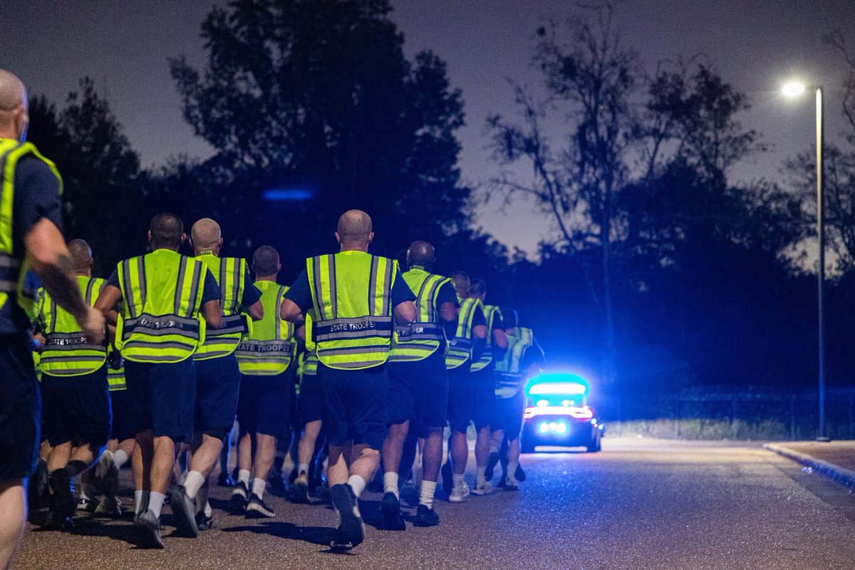 ALEAprotects's tweet image. Rise &amp;amp; Shine. It&apos;s FUN RUN time. 

Class 2025-B trucked 4 1/2 miles early this morning in Selma.

#Class2025B #FunRun