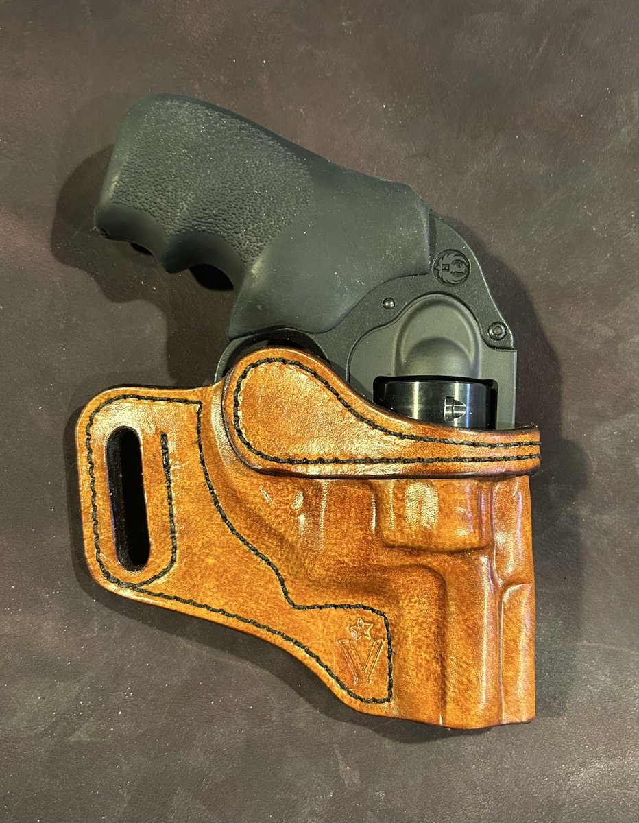 CustomVandal's tweet image. It’s Wheel Gun Wednesday!  The revolver on my belt today with be the Ruger LCR chambered in .357.  Saying it’s a handful with .357 is an understatement and I’m a big goon with giant hands.  It’s pictured here with our Agent holster with custom dye.
