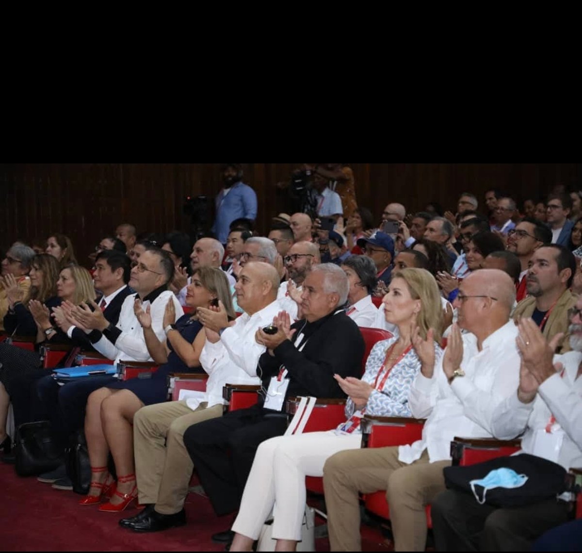 Eduardo López Leyva (@eduardolopezl65) on Twitter photo Se desarrolla el "Encuentro Internacional de Publicaciones Teóricas de Partidos y Movimientos de Izquierda".
Unidos venceremos!!!
#Cuba #UnidosXCuba #CubaVencerà
#YoSigoAMiPresidente <a href="/DiazCanelB/">Miguel Díaz-Canel Bermúdez</a> <a href="/PartidoPCC/">Partido Comunista de Cuba</a> <a href="/DrRobertoMOjeda/">Dr. Roberto Morales Ojeda</a> Se desarrolla el "Encuentro Internacional de Publicaciones Teóricas de Partidos y Movimientos de Izquierda".
Unidos venceremos!!!
#Cuba #UnidosXCuba #CubaVencerà
#YoSigoAMiPresidente <a href="/DiazCanelB/">Miguel Díaz-Canel Bermúdez</a> <a href="/PartidoPCC/">Partido Comunista de Cuba</a> <a href="/DrRobertoMOjeda/">Dr. Roberto Morales Ojeda</a>