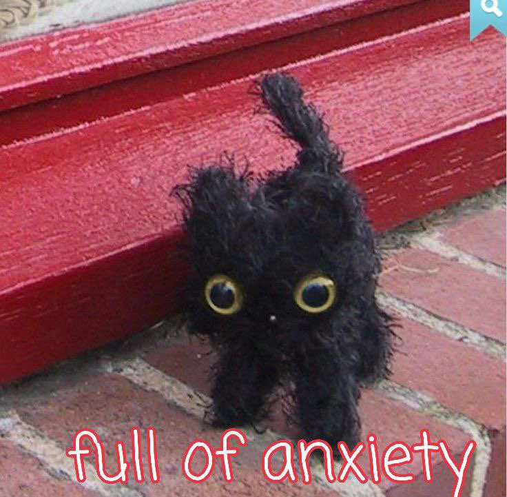 тривожна я з тривожною колегою вдвох на напряжній зміні коли вся система ледь працює і на кожному процесі є ризик помилитися сто разів