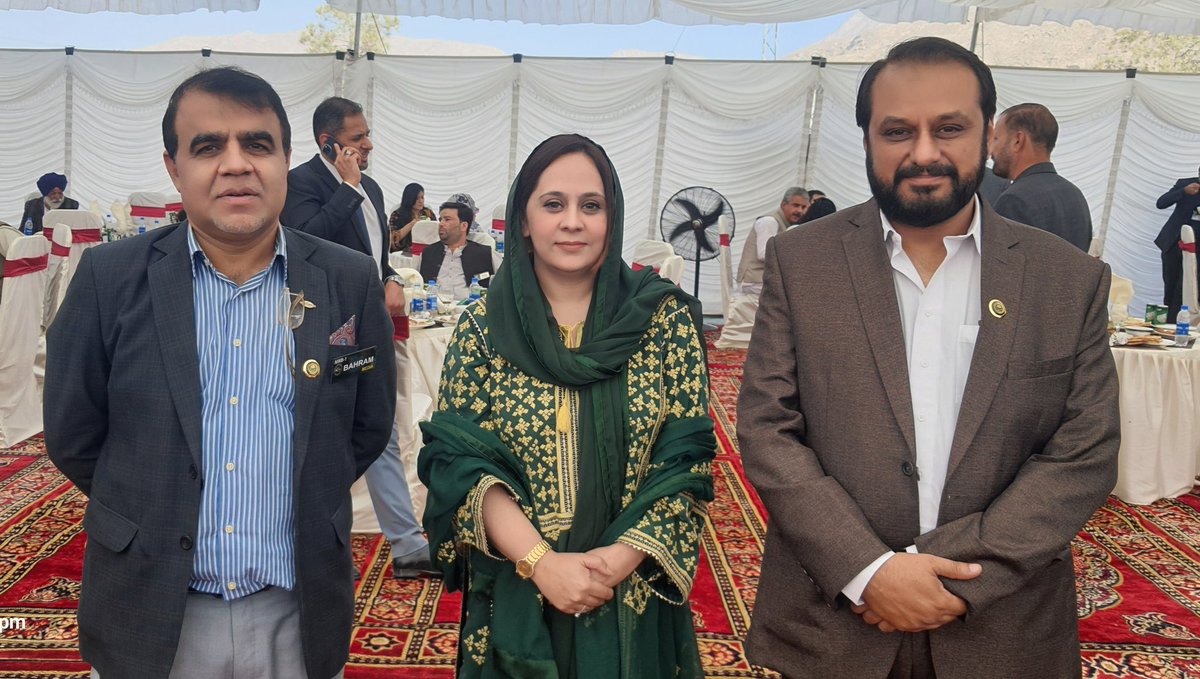 Engaging discussion with <a href="/KiranBalochPPP/">Kiran Baloch🇱🇾</a>, Chairperson BCSW, during the National Workshop meetup. Joined by senior journalist <a href="/mirbehramb/">Mir Behram Baloch</a> to exchange views on women’s rights and development in Balochistan.