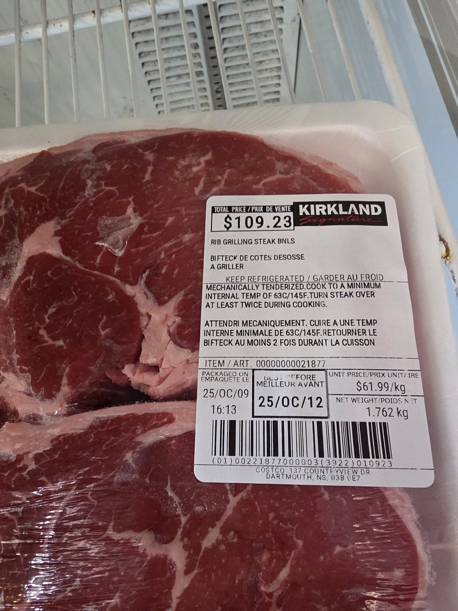 SemperVeritasX's tweet image. We are approaching hyper inflation in Canada. The managed decline is in full effect. Very soon The Carney regime will be "nationalizing" grocery stores, blaming the greedy capitalists. I suspect a similar outcome with housing. This is going to get way worse, really fast.