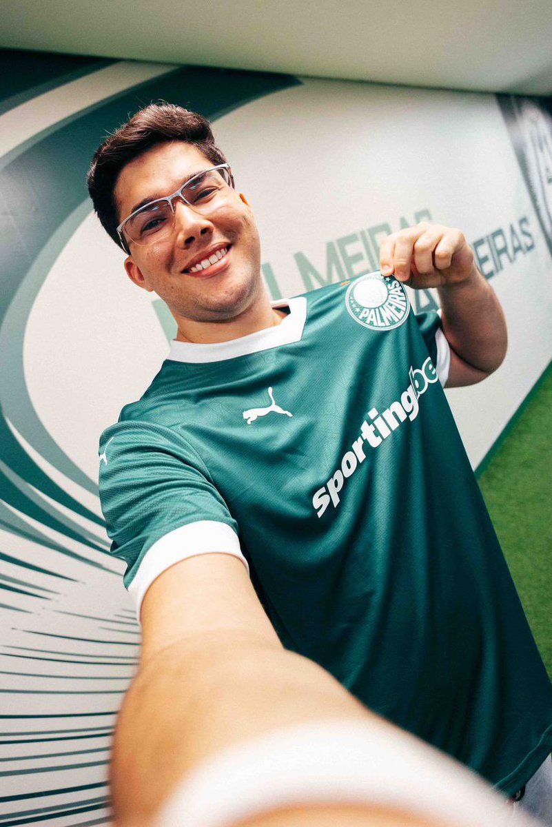 avantipalmeiras's tweet image. A torcida que canta e vibra já está 🔛 por aqui! 📍

#OPoderDoAvanti