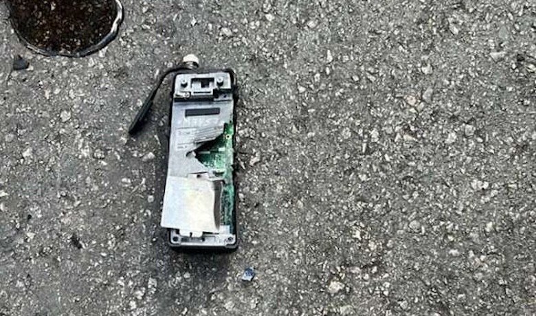 jonaaronbray's tweet image. No Burn or Hole—Why? A 1–2g PETN charge in a RØDE mic could detonate without burning or tearing the shirt. Lebanon’s micro-explosives (arXiv) focused energy inward—shrapnel, not fireball. Contained blast (5–10J) stretches fabric, explaining the intact shirt. #ExplosiveDesign…