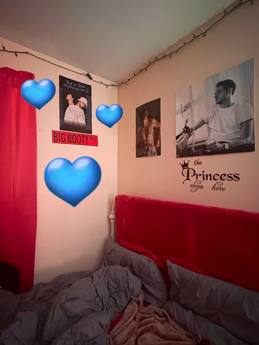 johnsonXclosure's tweet photo. I’ve been to 3 meet and greets and this the only poster that made it back to my house lol. The other 2 posters I lost at the damn venue. Yes I have that sticker on my wall don’t ask questions 😂😂 #symbiosistour #jackandjack https://t.co/BAOcjsE8vt