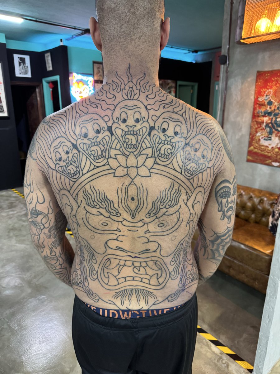 ezee 🇪🇸 tweet media