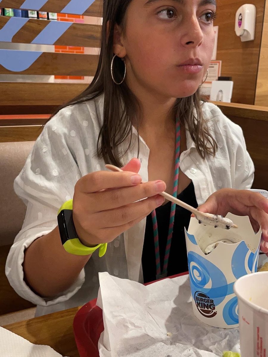 Atenção 

A Carolina (Noori) poderá neste momento não ter a mesma cor de cabelo ou nem a mesma roupa, o que dificulta ainda mais a sua identificação… deixo algumas fotos e peço que se centrem no rosto para melhor identificar… 

Obrigado 🙏🏻