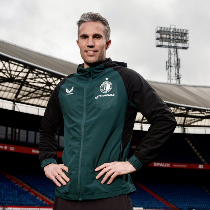 EPL_Gunlukleri's tweet image. Robin van Persie: “Bir kazanan olmak istiyorsanız hayatınızın kontrolünü elinize alın ve başkaları hakkında şikayet etmeyi bırakın.&quot;