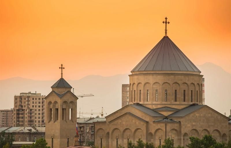 V Arménii zatkli šest duchovních poté, co kněz obvinil církev z pokusu o převrat 
christnet.eu/zpravy/32938/v…