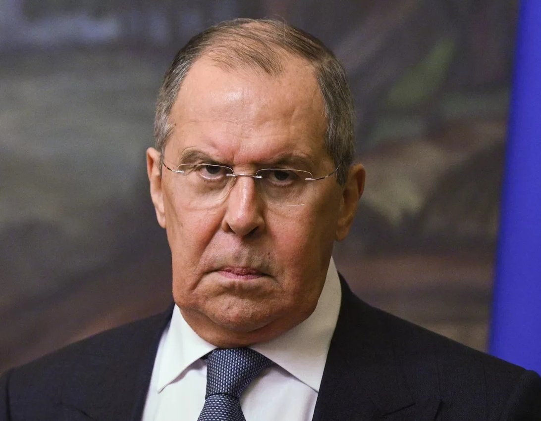 🎖️ 🎖️

تحققت نبوءة زعيم الدبلوماسية الروسية سيرغي لافروف في سوريا 

قبل سنوات في العام 2012، قال وزير الخارجية الروسي سيرغي لافروف:

إذا انهار النظام السوري الحالي( نظام الأسد)، فبعض دول المنطقة سترغب في إقامة حكمٍ سُنّي في سوريا.

كلمات زعيم الدبلوماسية الروسية سيرغي لافروف لم