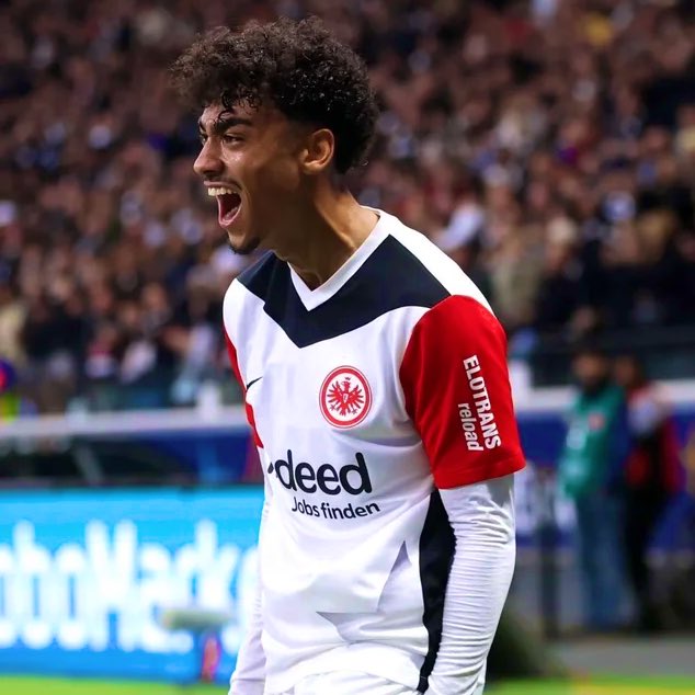 EPL_Gunlukleri's tweet image. Manchester City ve Arsenal, Eintracht Frankfurt forması giyen 22 yaşındaki sol bek Nathaniel Brown’ı kadrosuna katmak istiyor. (BILD)