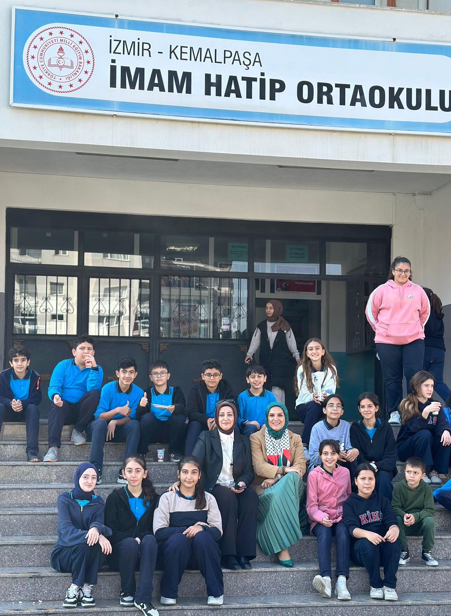 🇹🇷🇵🇸 Filistin’e Destek Kermesi

✨Kemalpaşa İmam Hatip Ortaokulu öğrencilerimiz, Filistinli kardeşlerine destek olmak amacıyla anlamlı bir kermes düzenlediler.

Birlik, dayanışma ve merhametin en güzel örneklerinden biri olarak öğrencilerimizin bu duyarlı davranışını yürekten