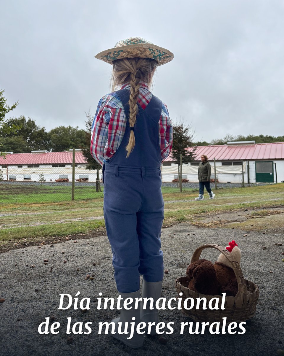 PazodeVilane's tweet image. 👩‍🌾 “La gente no se quiere ir del rural. Quiere poder quedarse”
En #PazodeVilane trabajamos por crear oportunidades que permitan a las personas, especialmente a mujeres, vivir y desarrollarse en sus aldeas, su tierra, sus raíces y sus sueños
#DíaInternacionaldelasMujeresRurales