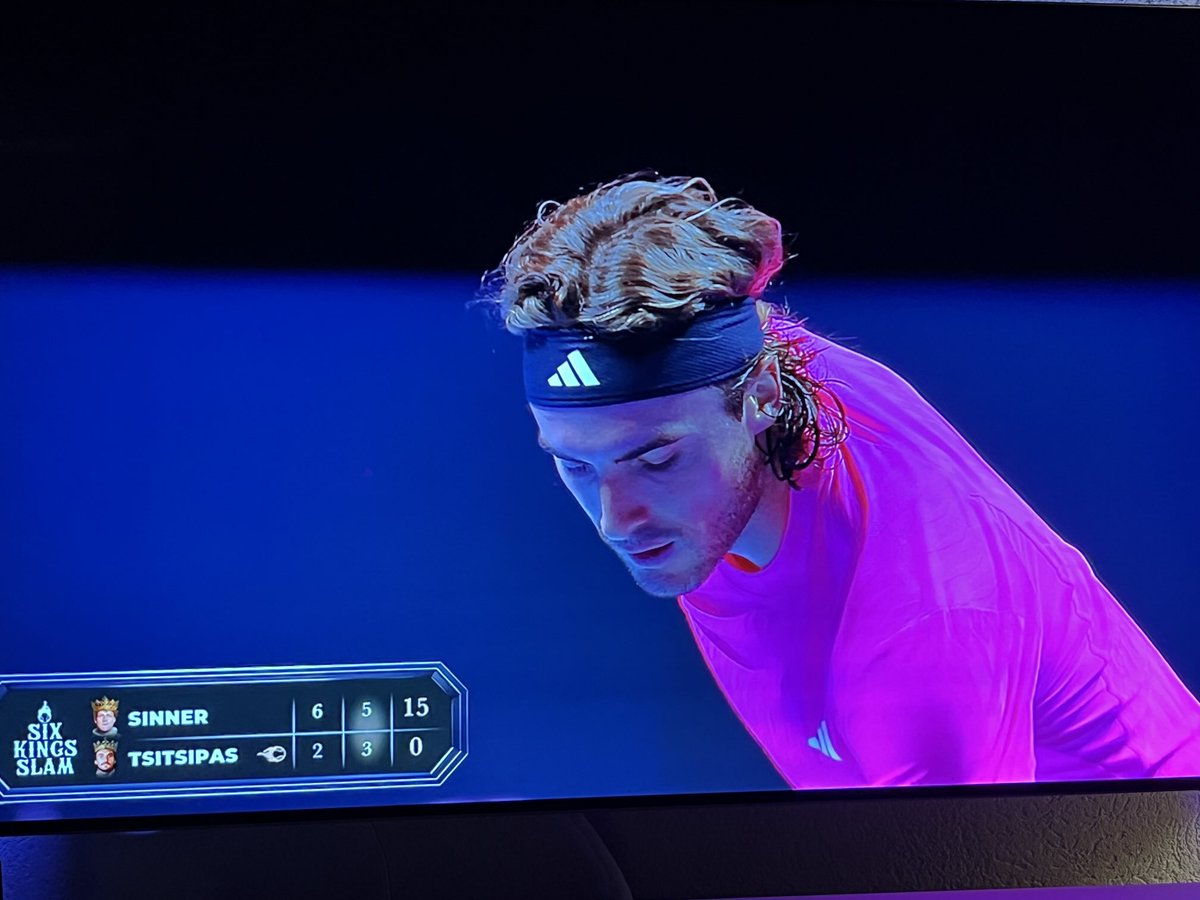 Pinklady13X's tweet photo. The pain is over for Stef and us #Tsitsipals 😰. Not enough match practice, opponent too strong. Get well soon Stef. We all felt sorry for you 🙇♀️ #sixkingsslam https://t.co/AcESnvyMuY