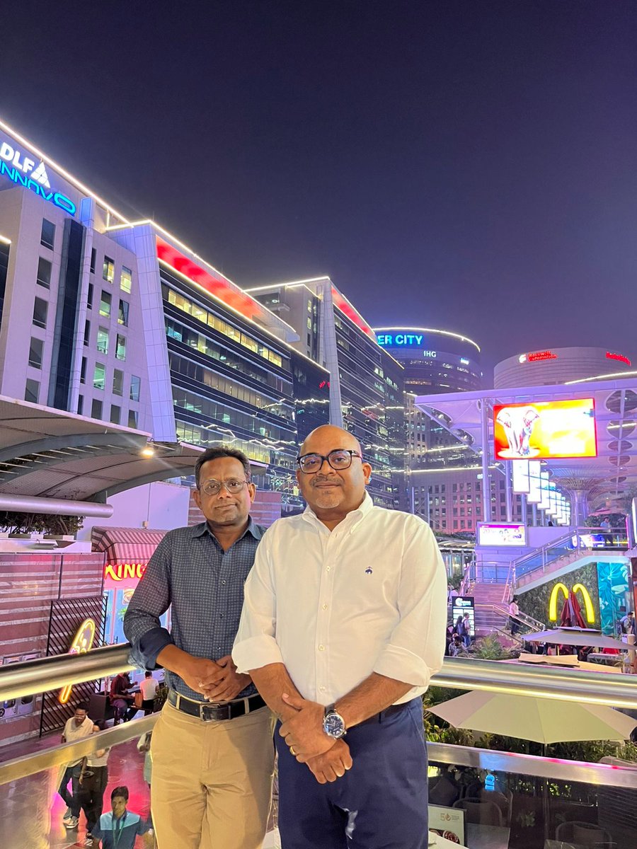SabaIMTIYAZ's tweet image. With my childhood friend #cyberhub Gurgaon