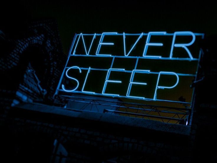 Похоже это уже стало моим девизом, потому что я забыл о сне в моменте. Ну ничего, уснуть где-то в подворотне или на траве звучит не так плохо