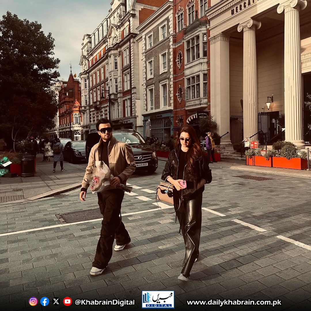 daily_khabrain's tweet image. Atif Aslam’s heartfelt message for his wife’s birthday goes viral on social media.

#khabraindigital #AtifAslam #LoveGoals #BirthdayPost #ViralMoment #CelebrityCouple #RomanticGesture #SocialMediaBuzz #ShowbizNews

@itsaadee