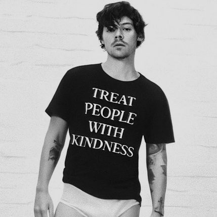 🗞️ | Madi Diaz, on working with <a href="/Harry_Styles/">Harry Styles.</a>:

— “He remembers everybody's name, what every single person, every cog in the wheel, does, &amp; goes out of his way to make people feel important &amp; seen &amp; special in their role, which I just think is a really beautiful way to operate.”