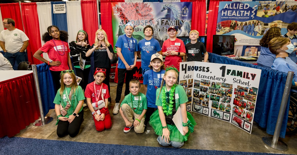 OHschoolboards's tweet image. 🎉 Show off your students at the 2025 Student Achievement Fair! 🎨🎶🏆
Nominate a program or student artwork to be featured at the OSBA Capital Conference on Nov. 17!

🔗 Submit now: conference.ohioschoolboards.org/2025/student-a…

#SAF2025 #StudentSuccess #OhioSchools #ShareYourPride