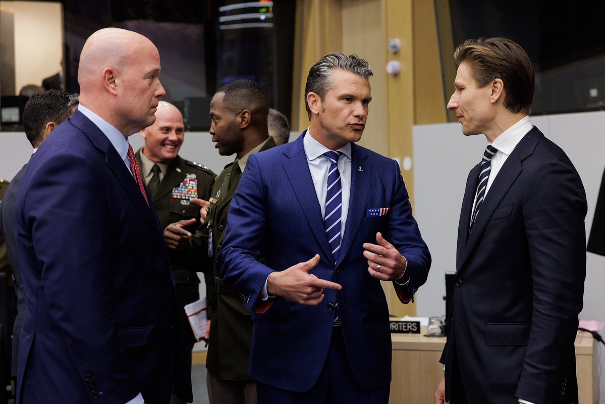 DefenceFinland's tweet image. Defence Minister @anttihakkanen and @SecWar Pete Hegseth had a good discussion on 🇫🇮&🇺🇸 bilateral defence cooperation and icebreaker collaboration at the #NATO Defence Ministerial.
📷: @NATO