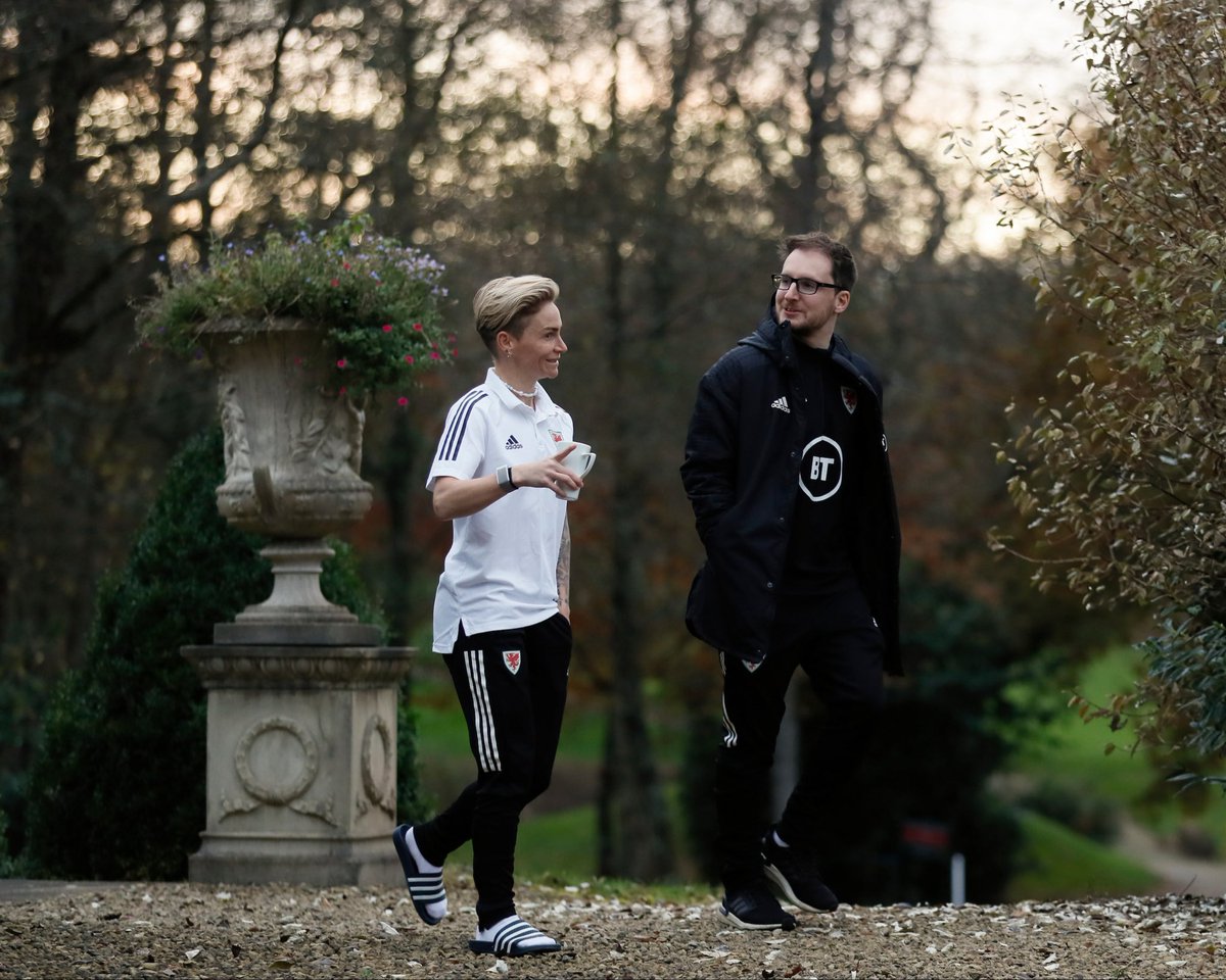 Owain Harries tweet media