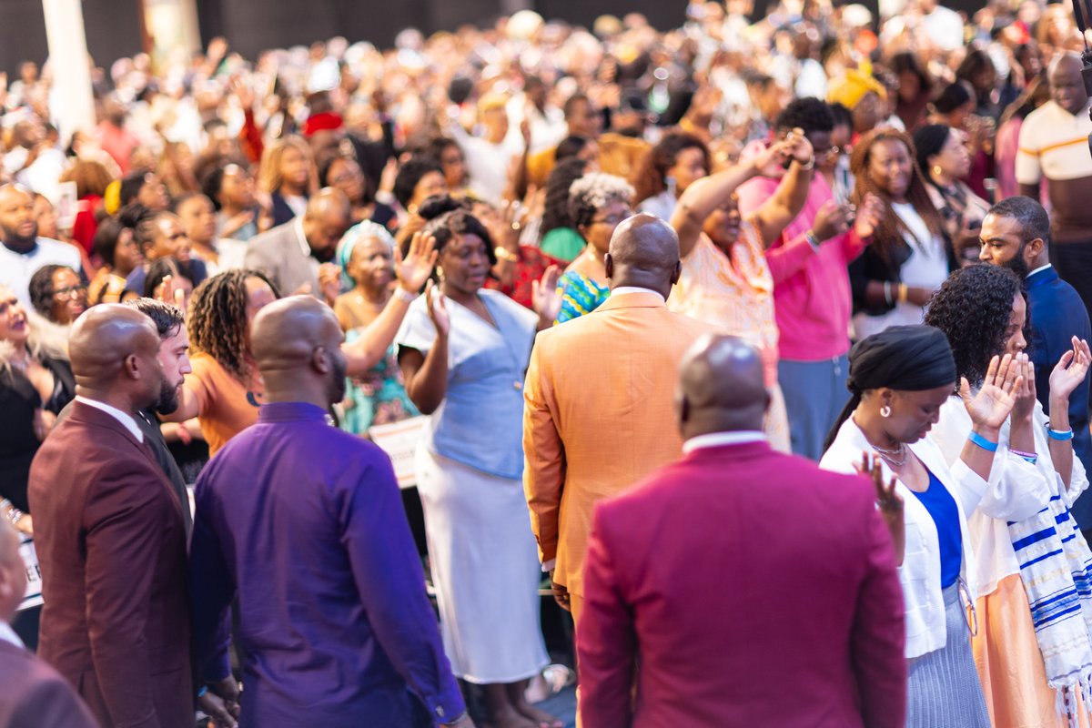 ofmhoustontexas's tweet photo. Houston Miracle and Recovery Conference with @APOSTLESULEMAN — Day 2 Morning Session: 

#HoustonMiracleCrusade #ApostleJohnsonSuleman #OFMHouston #PossessingYourInheritance #Day2 #FaithInAction https://t.co/UGWxnRsaMv