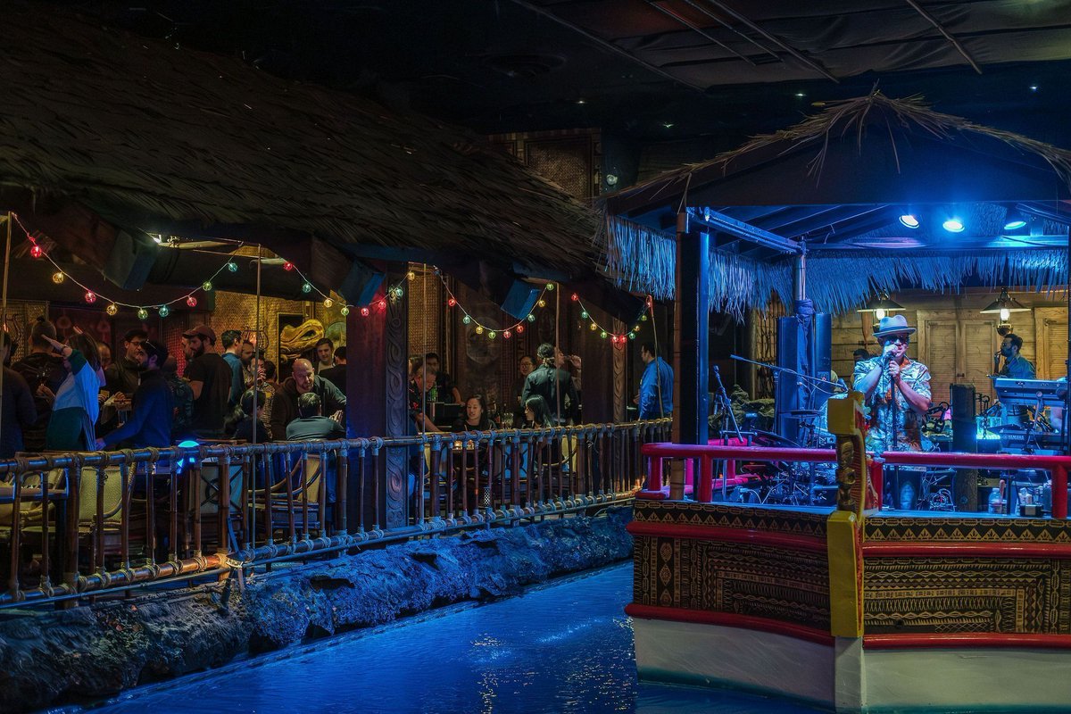 ashl3ysm1th's tweet image. Only during #SFTechWeek do you get a room full of founders, operators, + investors debating infra, AI, and dev tools while a live band floats by on a lagoon inside a hotel basement.

Our third Tiki Social with @EssenceVenture at the legendary Tonga Room set a new bar. 🌺