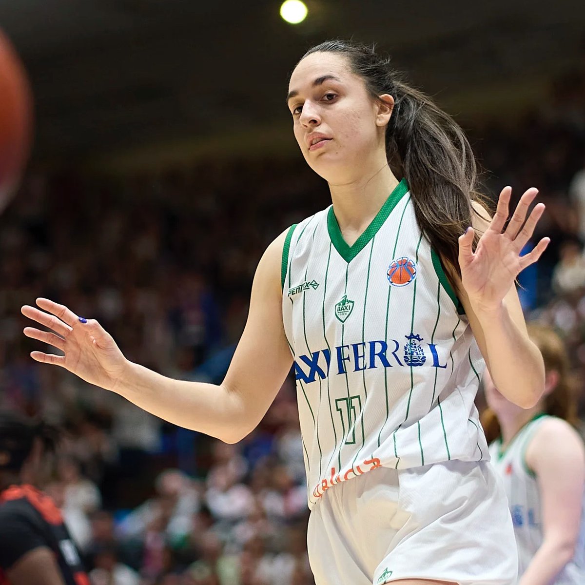 GIGANTESbasket's tweet photo. Mamma mia! 💯 @Bmillan11 

La actuación de la exterior española ante el SBS Ostrava en EuroCup Women.

16 puntos
9 rebotes
5 asistencias
5 recuperaciones
0 pérdidas

📸FIBA https://t.co/AGODK97qhS