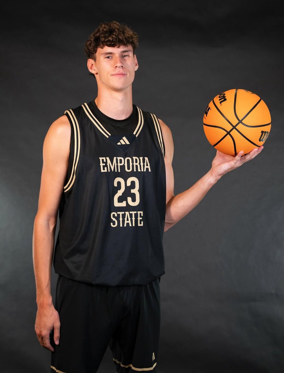 We want to wish program alum Chris Harris the best of luck this upcoming 🏀 season! Chris is a redshirt sophomore at Emporia State University.

🔗: esuhornets.com/sports/mens-ba…

#AndoverHoops | ⚪️🔵 | <a href="/Chris_Harris_23/">Chris Harris</a>