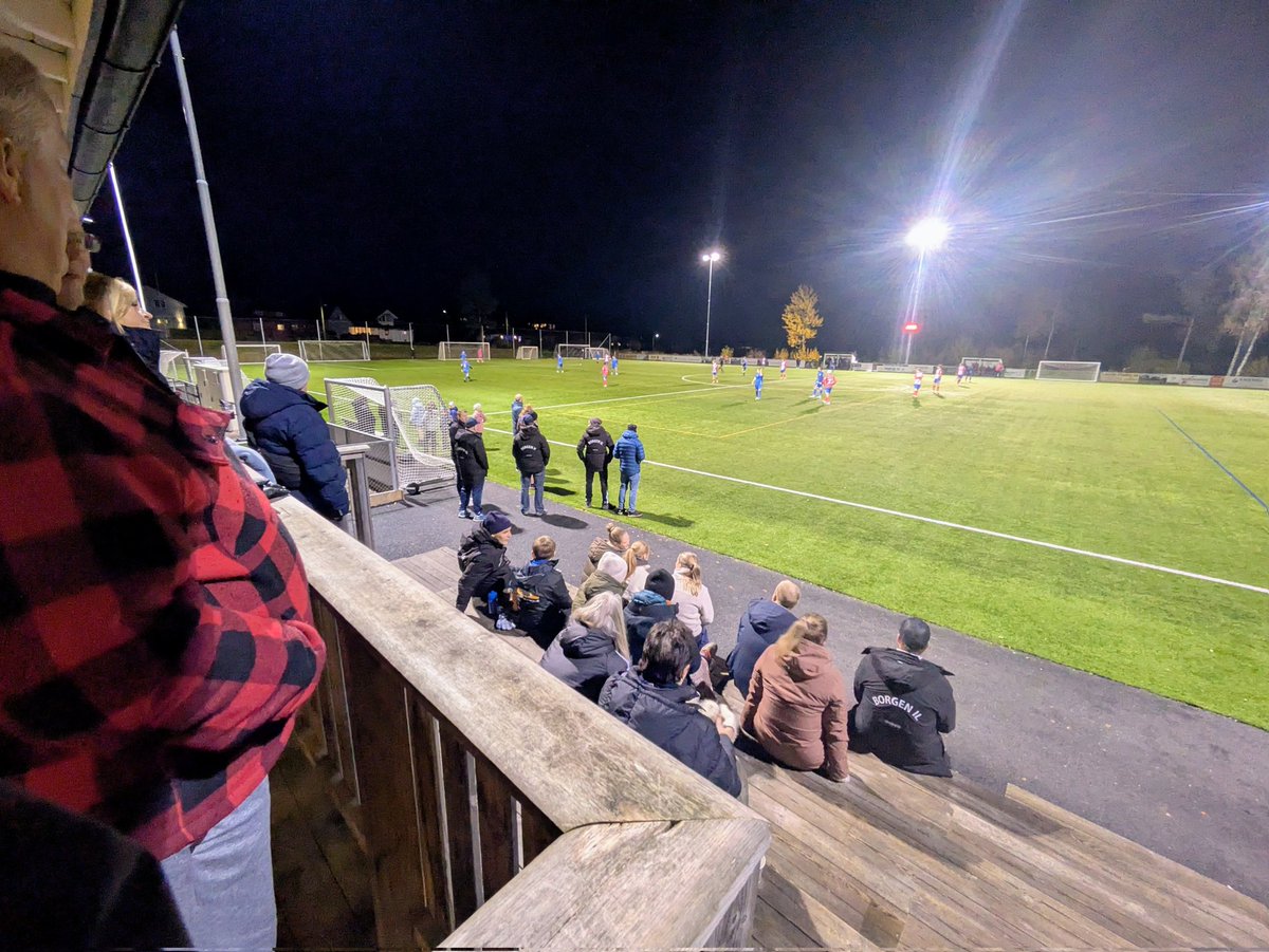 Borgen IL (Akershus)- Funnefoss/Vormsund IL 2
Borgen Stadion 
6 div Akershus 
#banehopping

1-0. Fikk tur til Alvdal og da var skuffelsen enorm over at det ikke var noen kamper i Indre Østland, sjukt at er lov at to klubber heter Borgen IL, men at Inter skal få hete Inter a.
