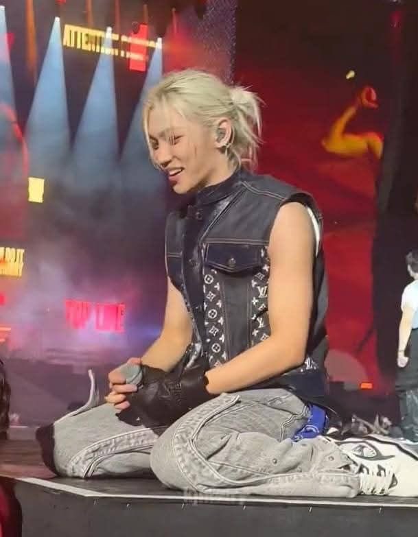 the way he sits.. 🫠