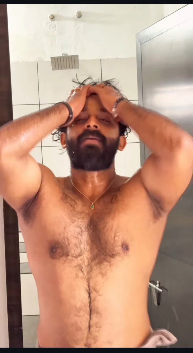 HariKrishn78921's tweet photo. ഒരു ആറ്റം ചരക്ക് uff 🤤😍 ആർക്കാണോ യോഗം അല്ലേ.. 😌 https://t.co/jQVuYlSNih